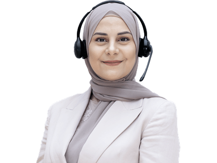 Arabische DSV-Mitarbeiterin mit Headset