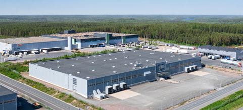 DSV Solutionsin uusi varastorakennus Hämeenlinnassa Moreenin yritysalueella.