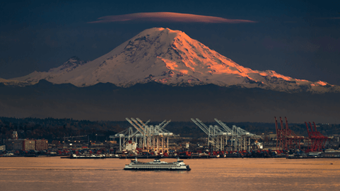 Puerto de Seattle durante la noche