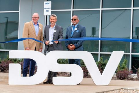 DSV and partners cut ribbon for new building