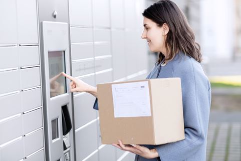a women sending a parcel using a DSV locker
