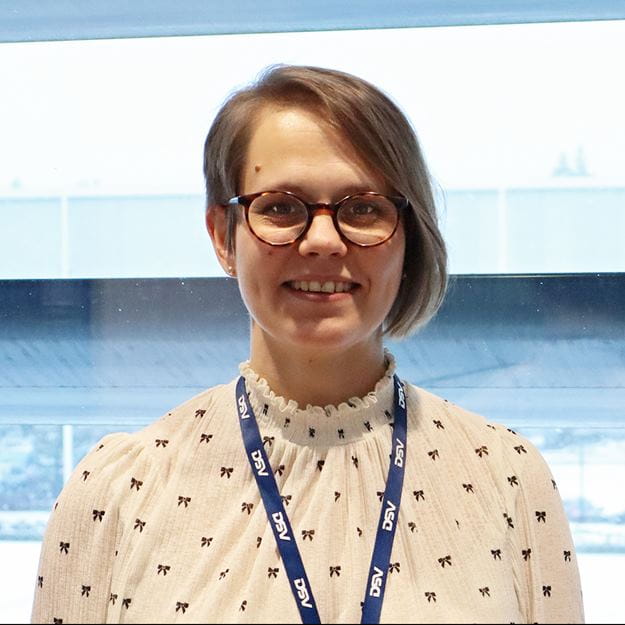 Emilia Herlin vastaa Road-divisioonan asiakaspalveluosastosta.