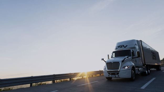 Camión de DSV en carretera de México