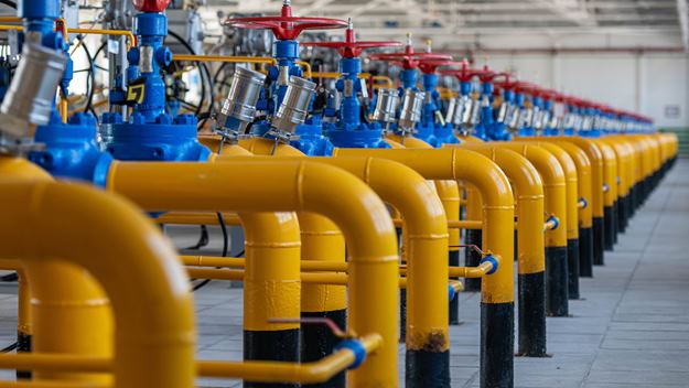 Transporte de válvulas y bombas industriales