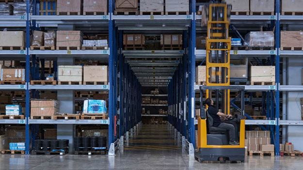 Warehouse shelfs in DSV