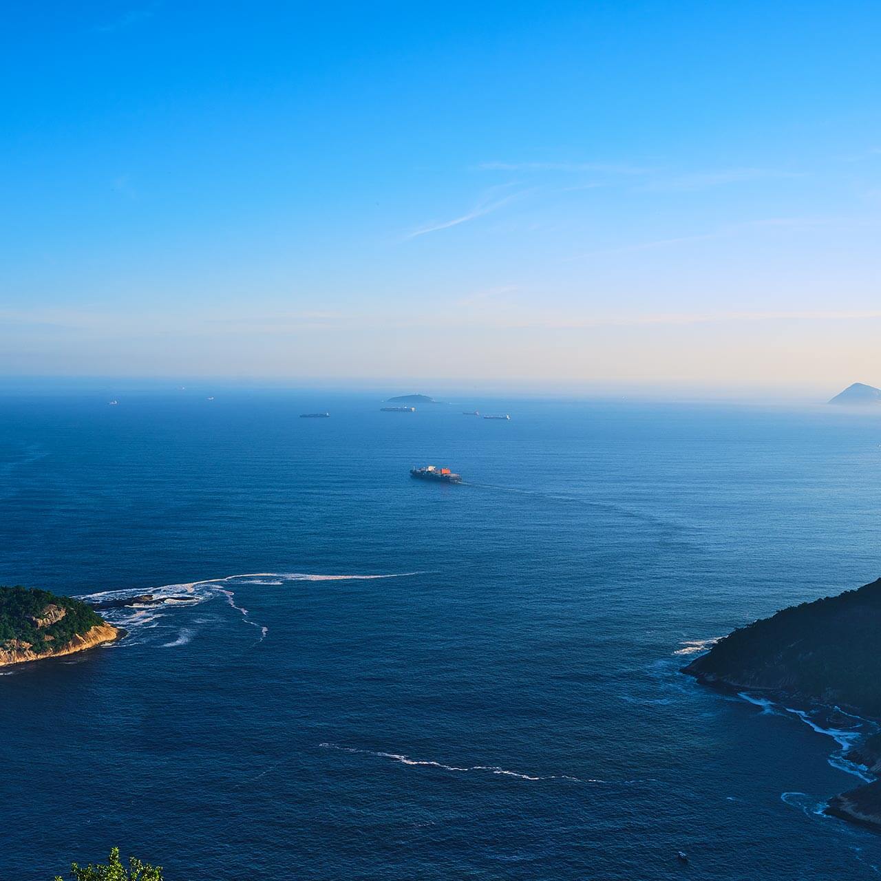 DSV LCL Ships between islands